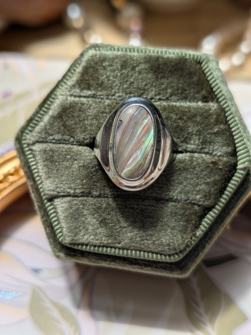 Vintage Iridescent Abalone Shell Silver Tone Ring, Size 7.5